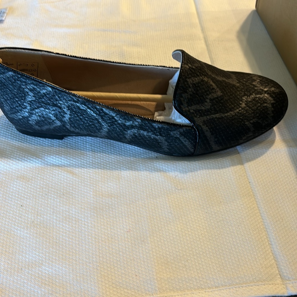 NIB Lands End Vivian Venetian Flat in faux black reptile 8.5 - Picture 2 of 5